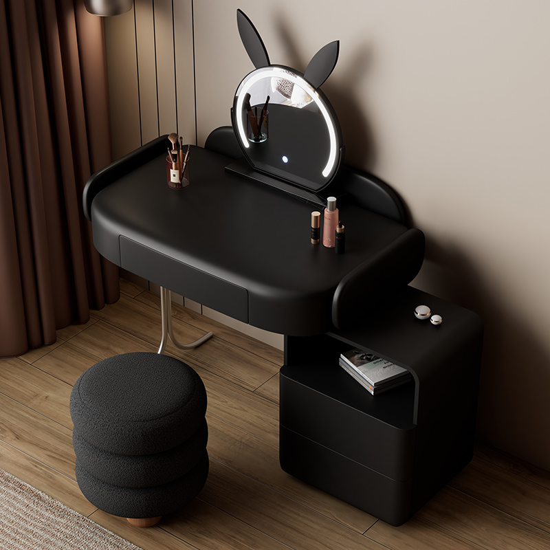 Minimalistyczna toaletka do sa – Beauty Makeup Events recenzja i cena