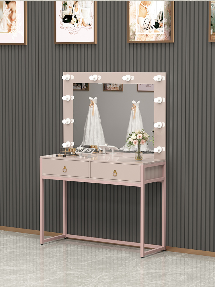 Toaletka z lusterkiem z lampką – Beauty Makeup Bridal recenzja i cena