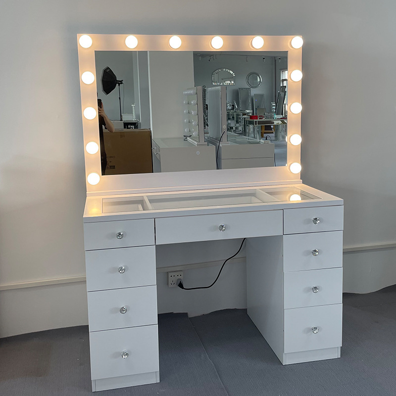 Lampa do makijażu dla influenc – Beauty Makeup Bridal recenzja i cena