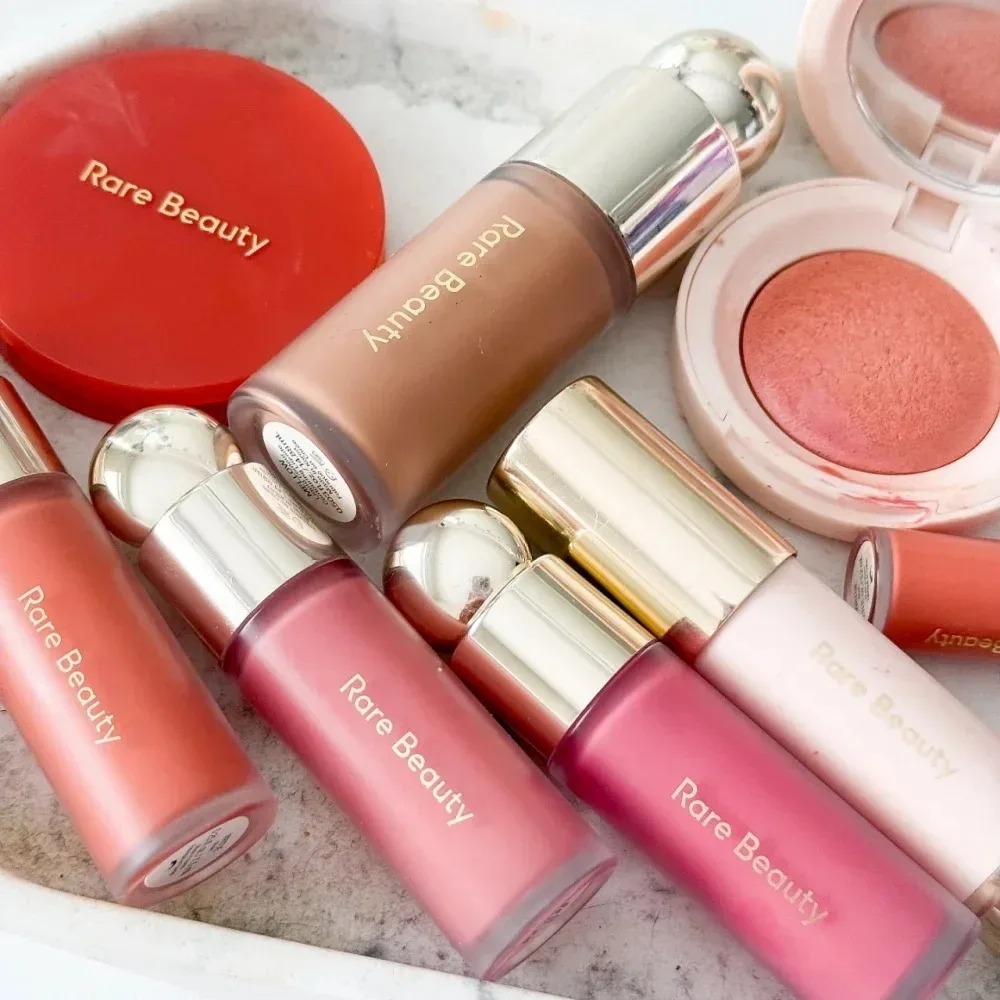 Rare Beauty Błyszczyk do ust w – Beauty Makeup Looks recenzja i cena
